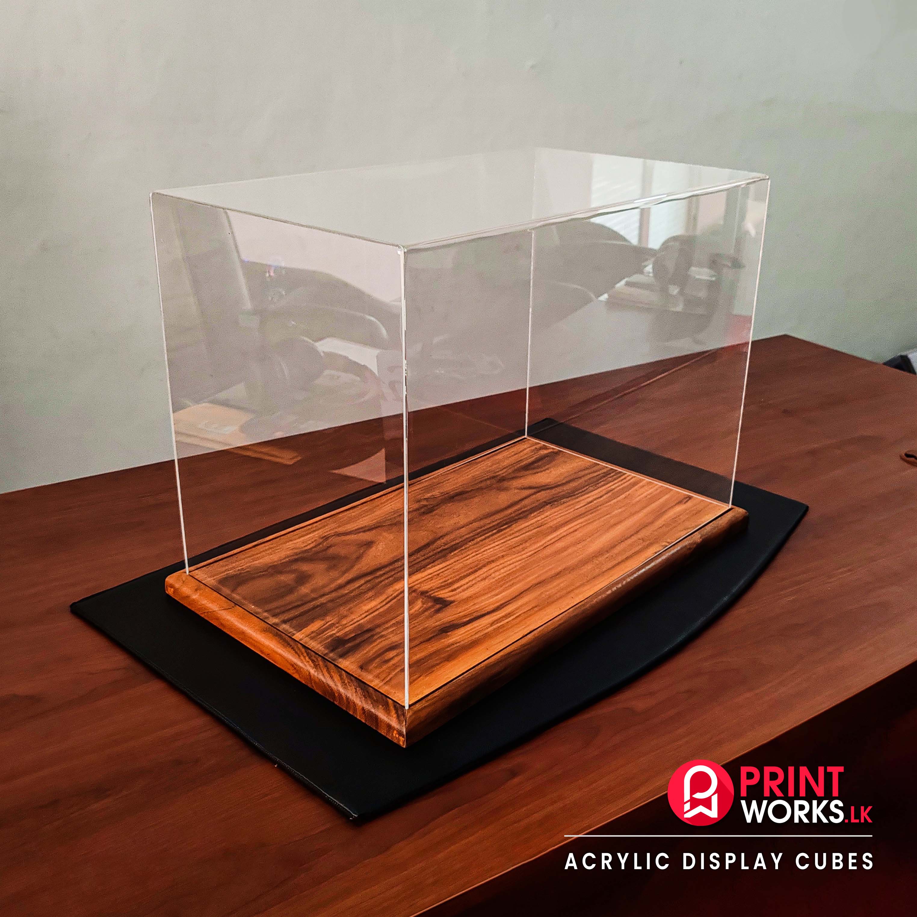 acrylic-showcase-box